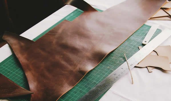 El arte del curtido de cuero: Proceso esencial en la producción de productos de cuero