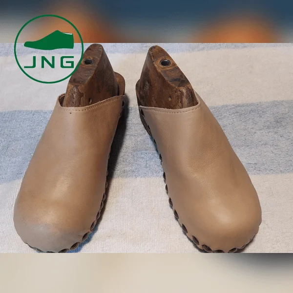 Zueco con base de madera - Imagen 2